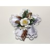 Bomboniera Segnaposto Coccarda con Fiore Tralcio in Ceramica tipo Capodimonte Rosellina 9 cm